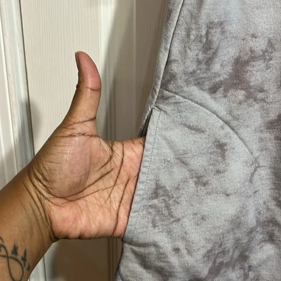 LOGO by Lori Goldstein Tie-Dye Top with Embroidery/lace- Size XS - Gray/Purple - Picture 6 of 7